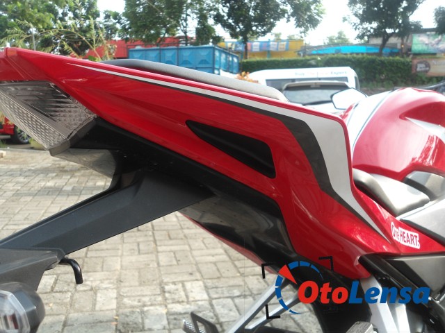 Gallery-New-CBR150R-Facelift-2016-14 (Small)